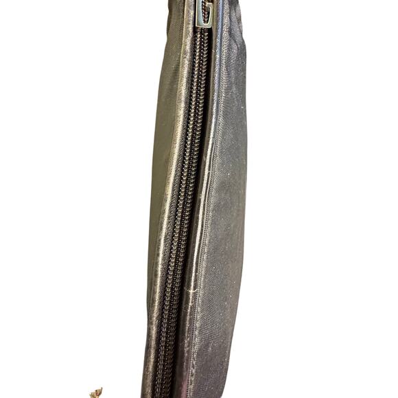 Gucci Nylon Toiletry Bag in Black - Picture 9 of 14